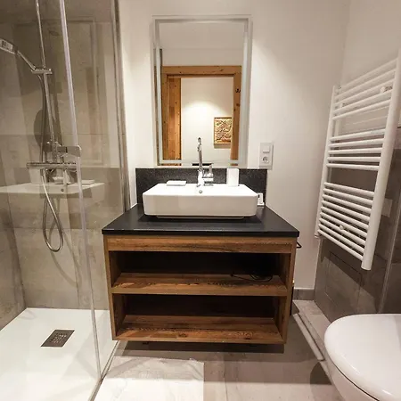 Apartment Avec Terrasse, Parking, Wifi - Fr-1-452-390 *